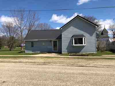 Volga IA Single Family Home For Sale: $42,000